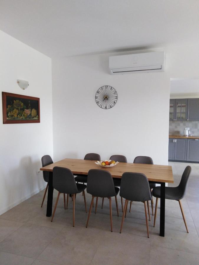 Vila Dubravka - Schoen Und Komfortabel Inmitten Von Olivenbaeumen Und Weinbergen Mit Whirlpool Valtura Екстериор снимка
