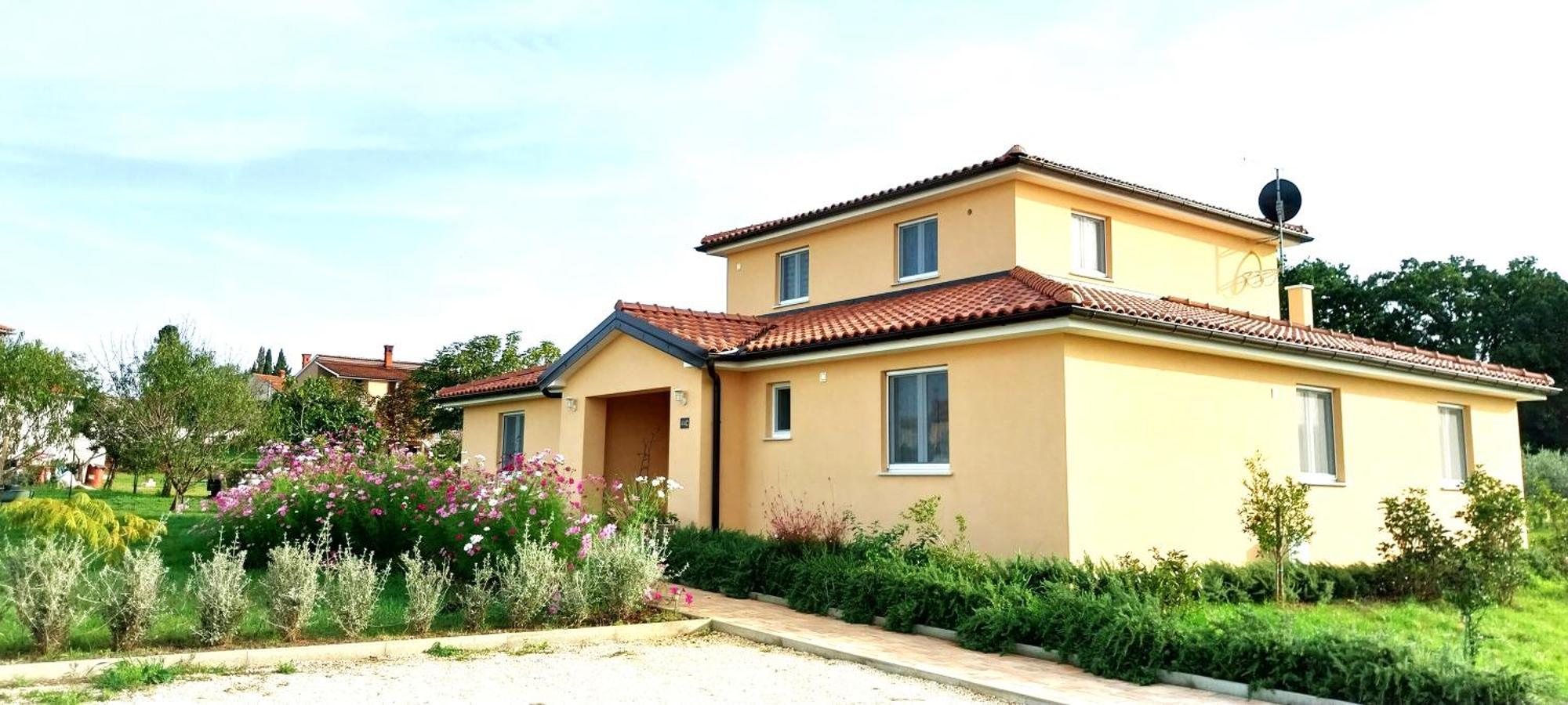 Vila Dubravka - Schoen Und Komfortabel Inmitten Von Olivenbaeumen Und Weinbergen Mit Whirlpool Valtura Екстериор снимка