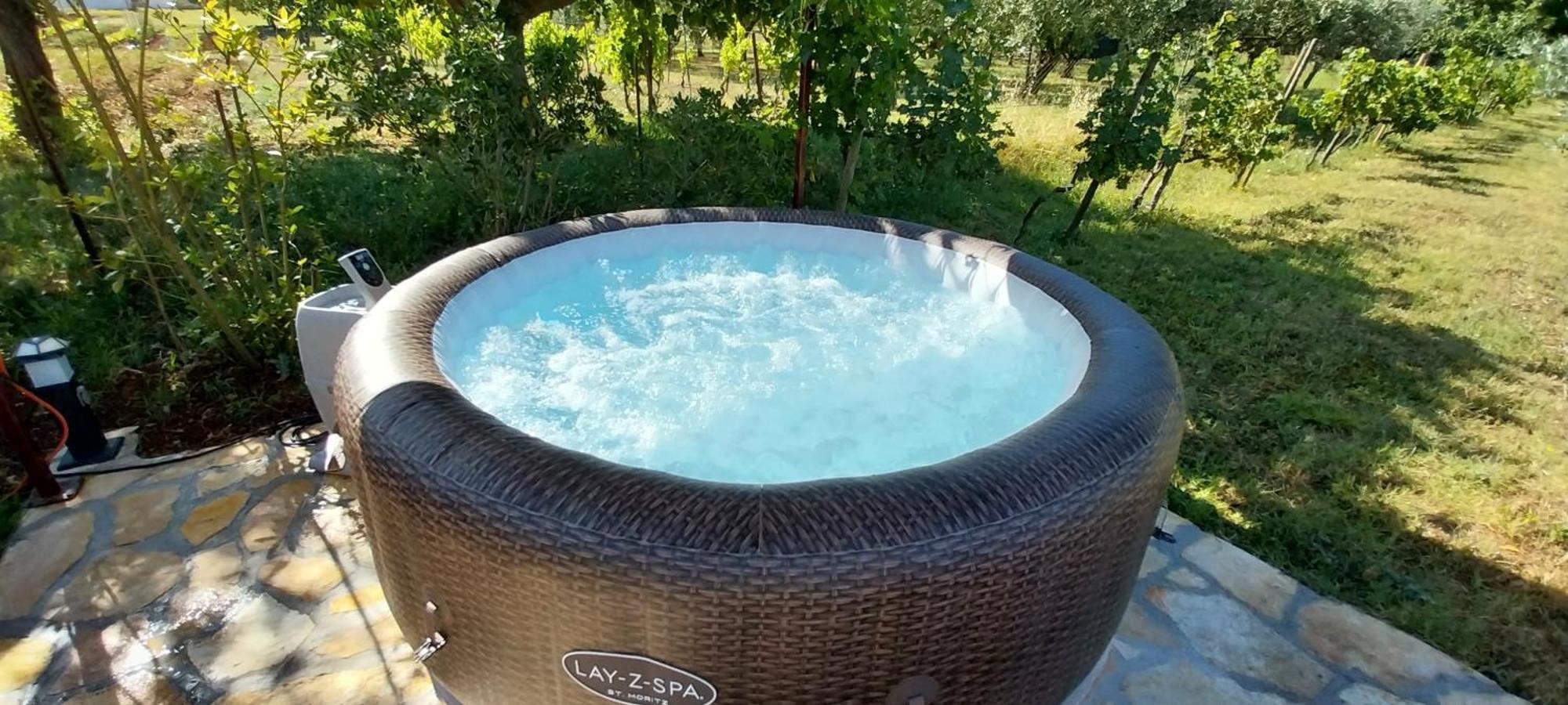 Vila Dubravka - Schoen Und Komfortabel Inmitten Von Olivenbaeumen Und Weinbergen Mit Whirlpool Valtura Екстериор снимка